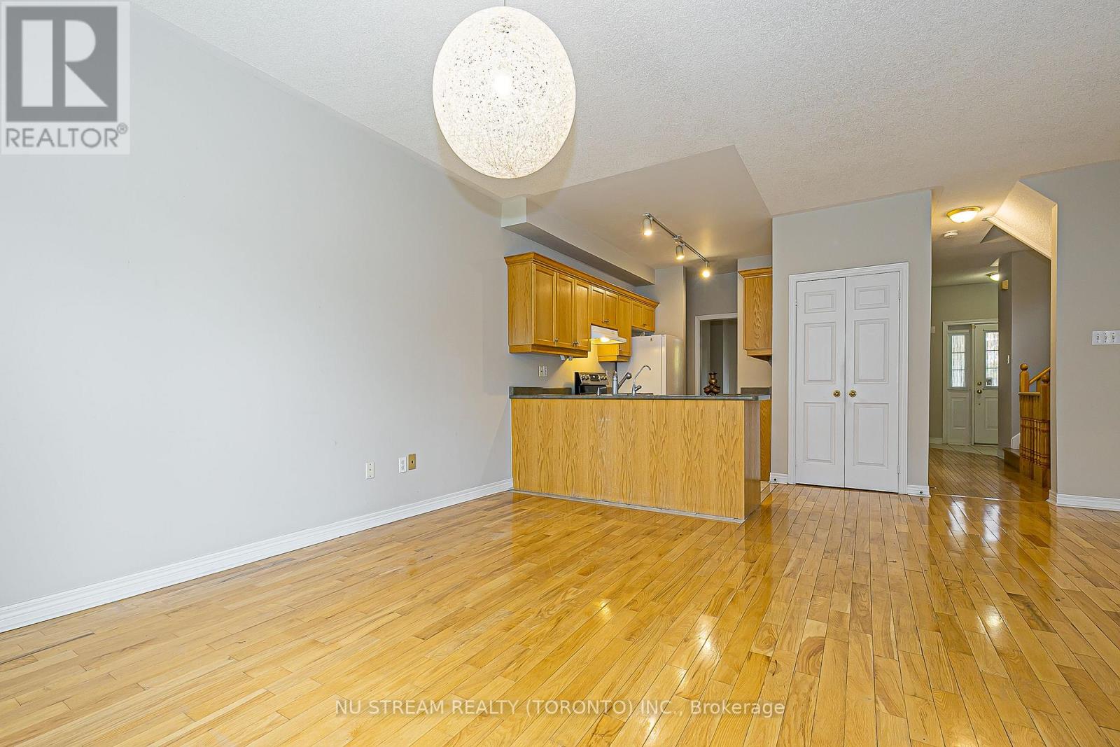 46 Country Glen Road, Markham, Ontario  L6B 1B5 - Photo 11 - N12742146