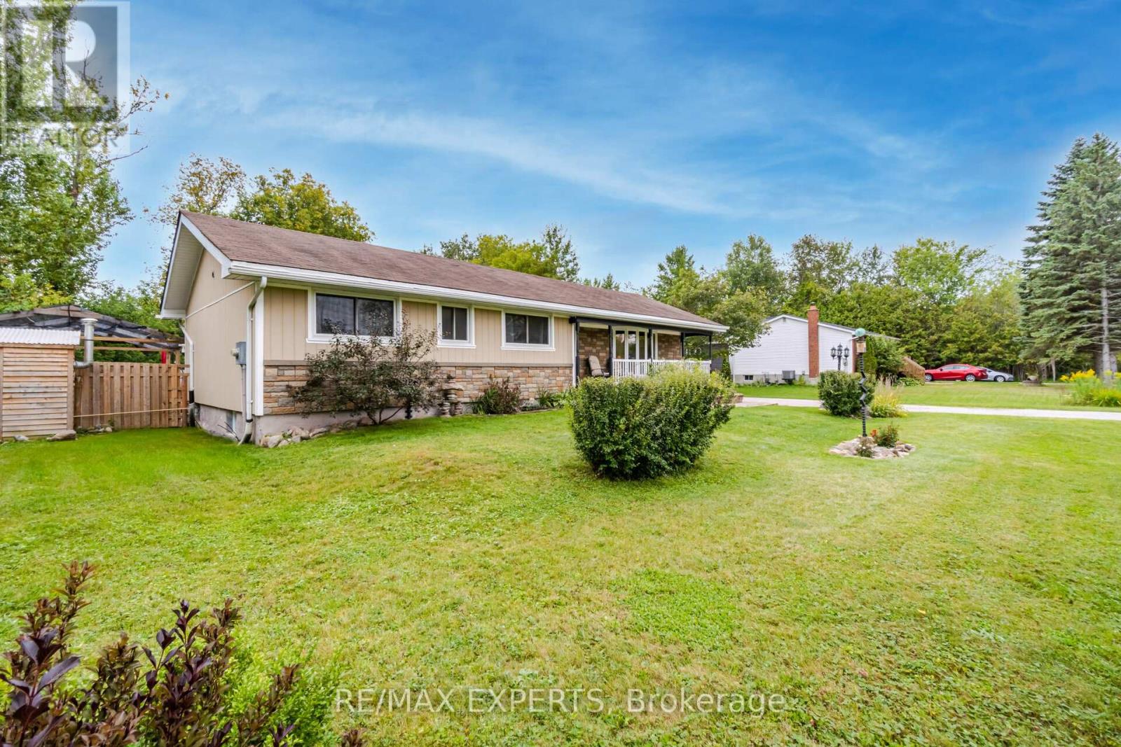 1139 Belle Aire Beach Road, Innisfil, Ontario  L0L 1C0 - Photo 4 - N12745138