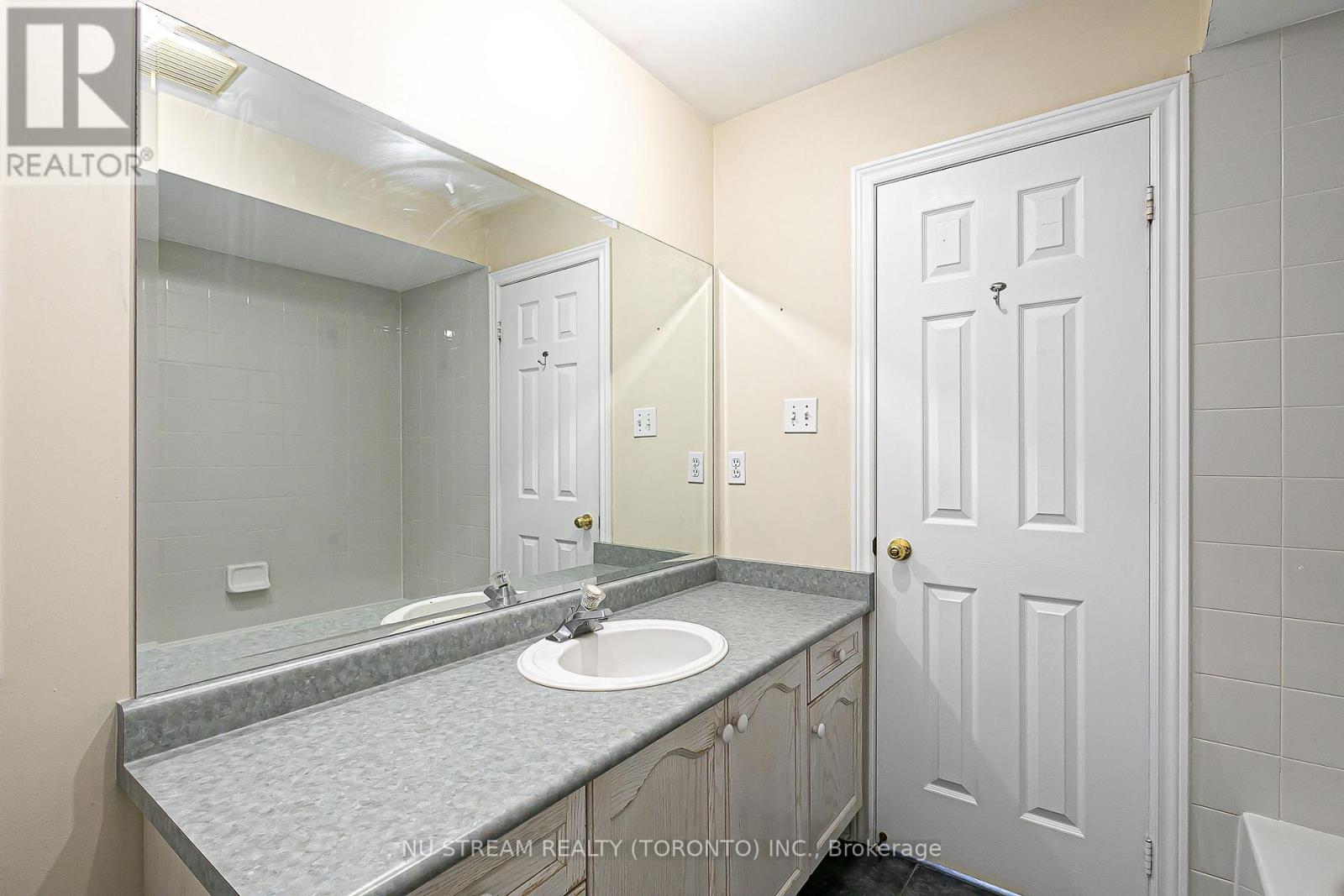 46 Country Glen Road, Markham, Ontario  L6B 1B5 - Photo 27 - N12742146