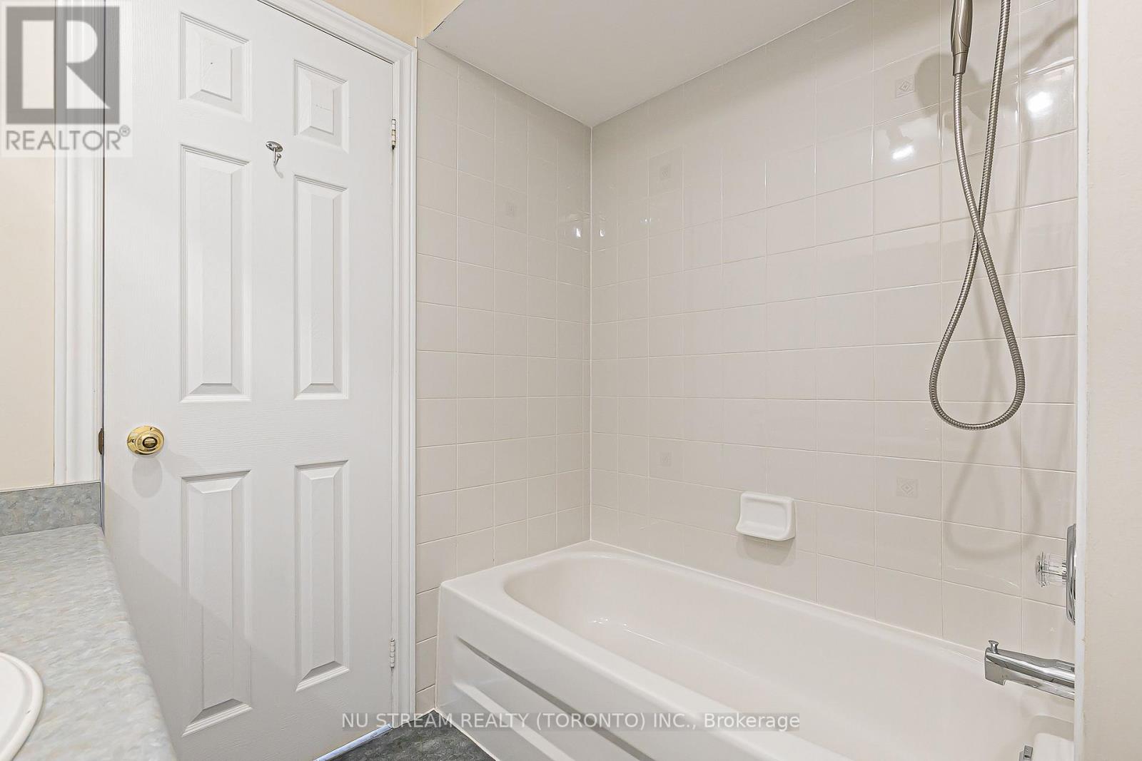 46 Country Glen Road, Markham, Ontario  L6B 1B5 - Photo 28 - N12742146