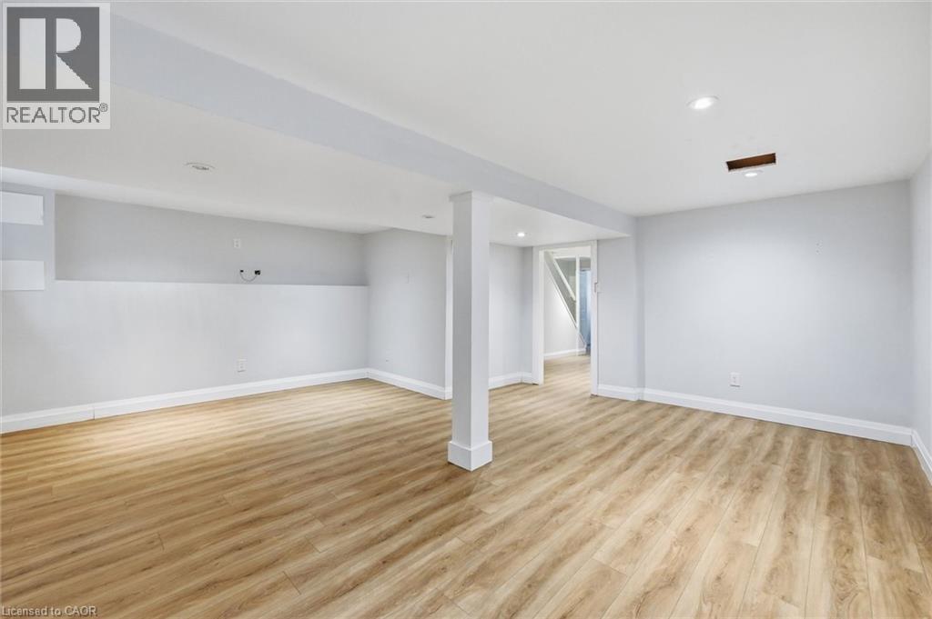 4194 Longmoor Drive Unit# 9, Burlington, Ontario  L7L 5E3 - Photo 32 - 40799896