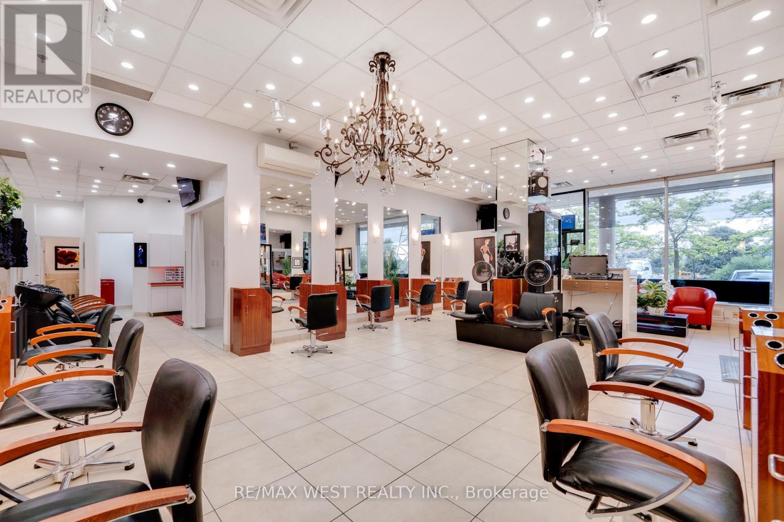 102 - 3292 BAYVIEW AVENUE, Toronto, Ontario