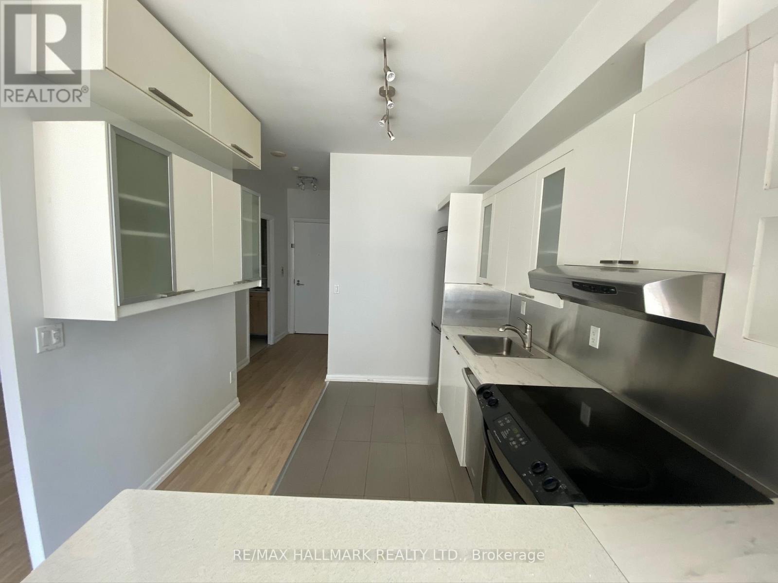 1533 - 111 Elizabeth Street, Toronto, Ontario  M5G 1P7 - Photo 7 - C12752936