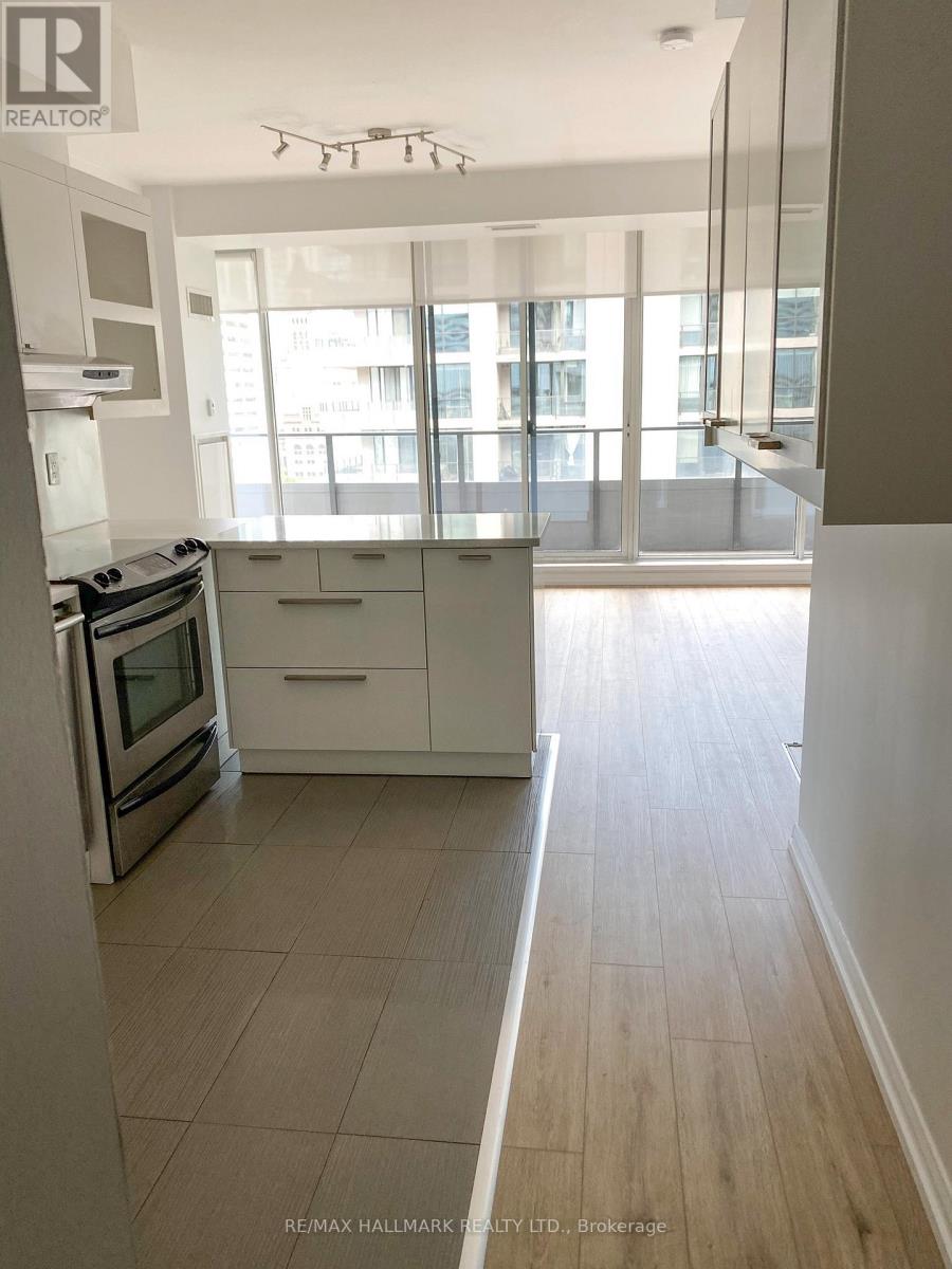 1533 - 111 Elizabeth Street, Toronto, Ontario  M5G 1P7 - Photo 8 - C12752936