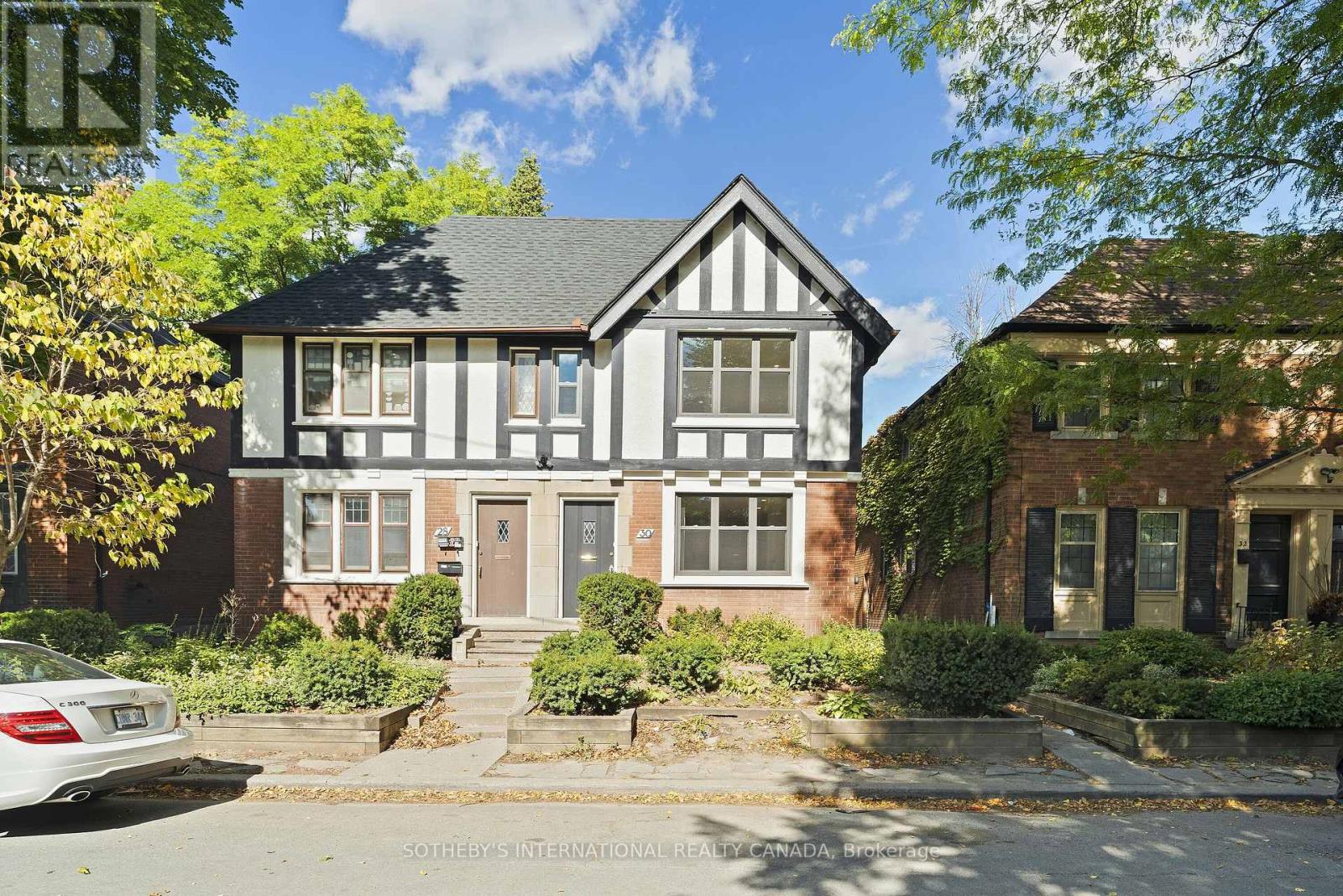 LOWER - 30 STRATHGOWAN AVENUE, Toronto, Ontario