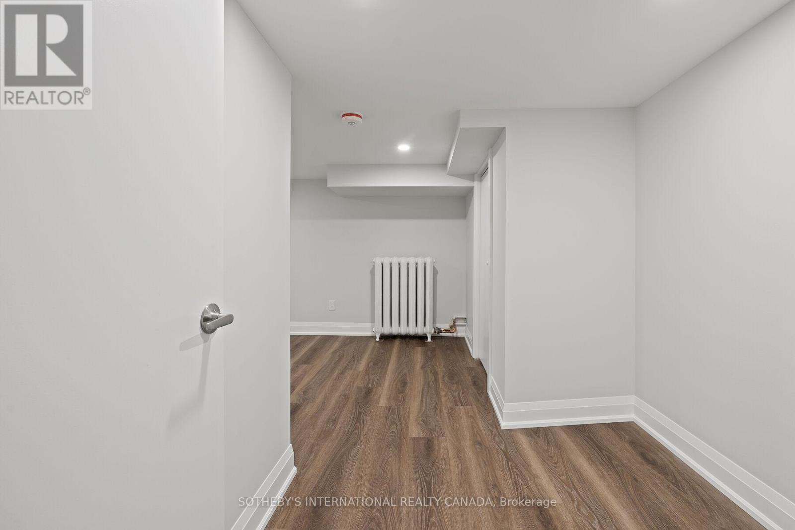 Lower - 30 Strathgowan Avenue, Toronto, Ontario  M4N 1B9 - Photo 10 - C12752944