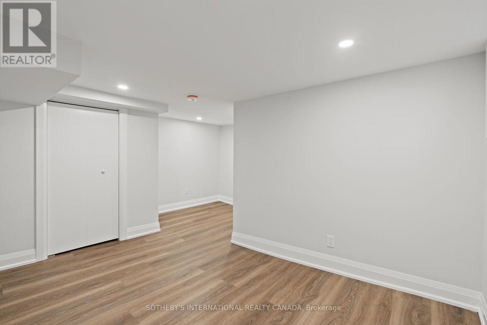 Lower - 30 Strathgowan Avenue, Toronto, Ontario  M4N 1B9 - Photo 12 - C12752944