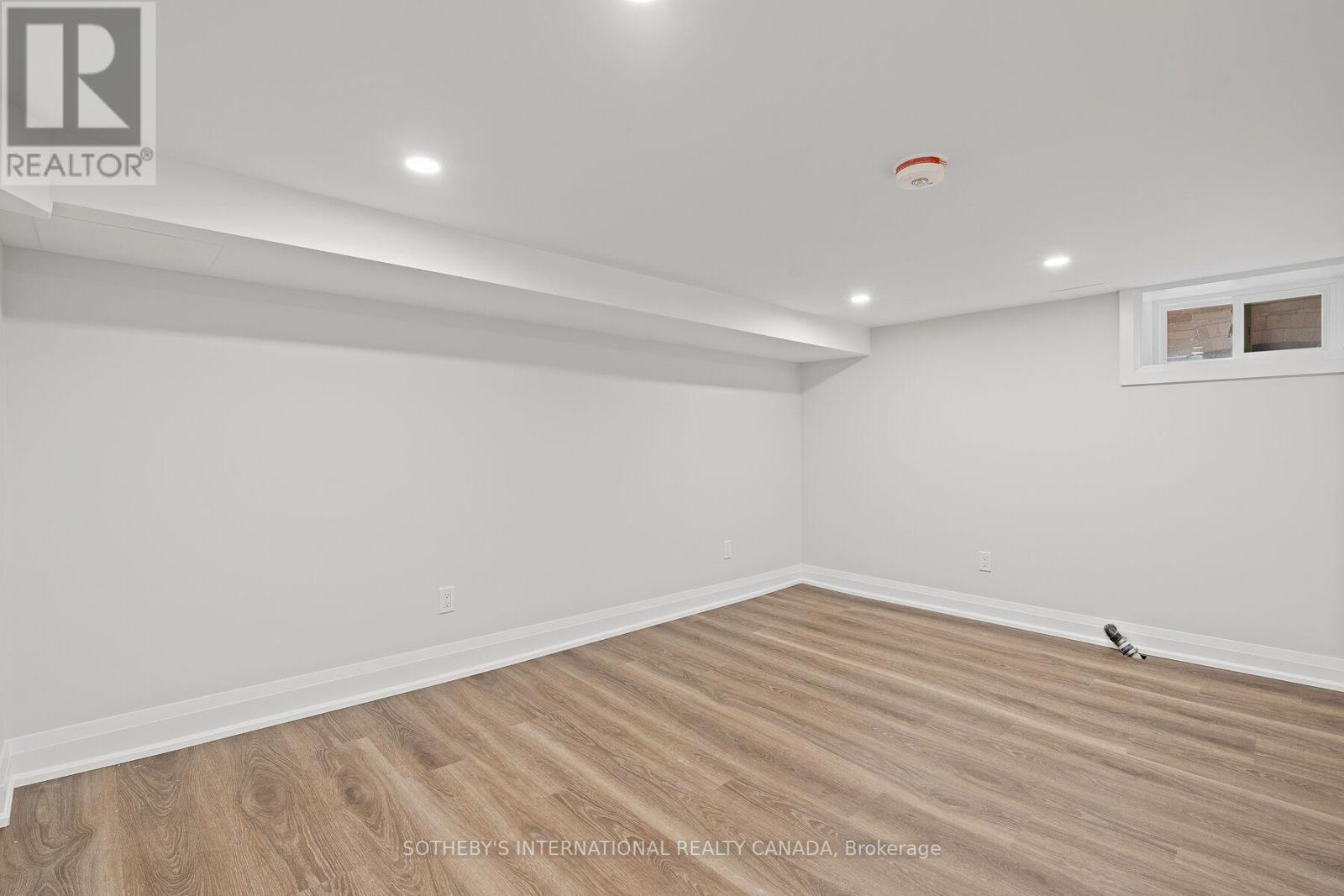 Lower - 30 Strathgowan Avenue, Toronto, Ontario  M4N 1B9 - Photo 13 - C12752944