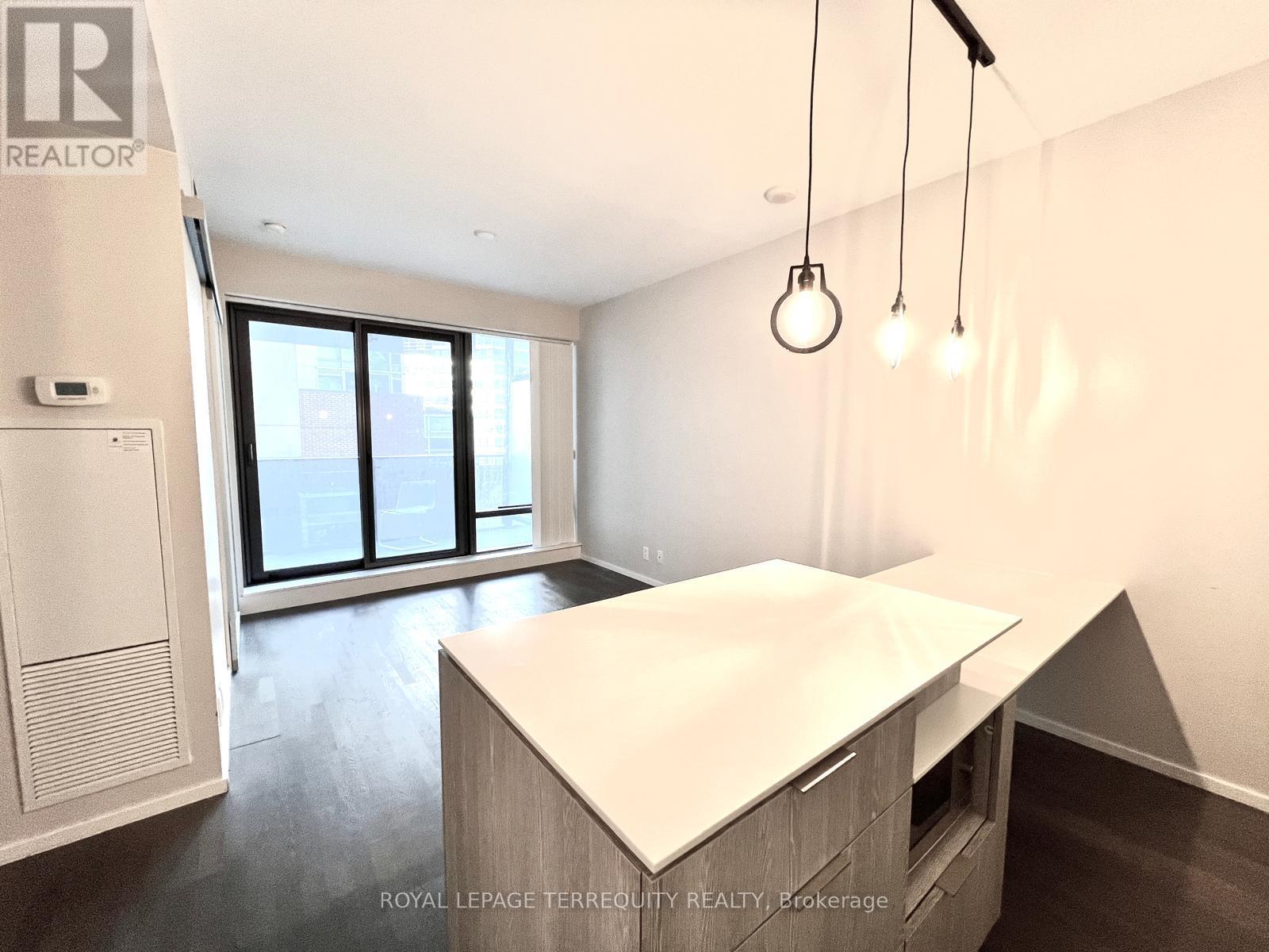 1206 - 5 St Joseph Street, Toronto, Ontario  M4Y 0B6 - Photo 4 - C12752954