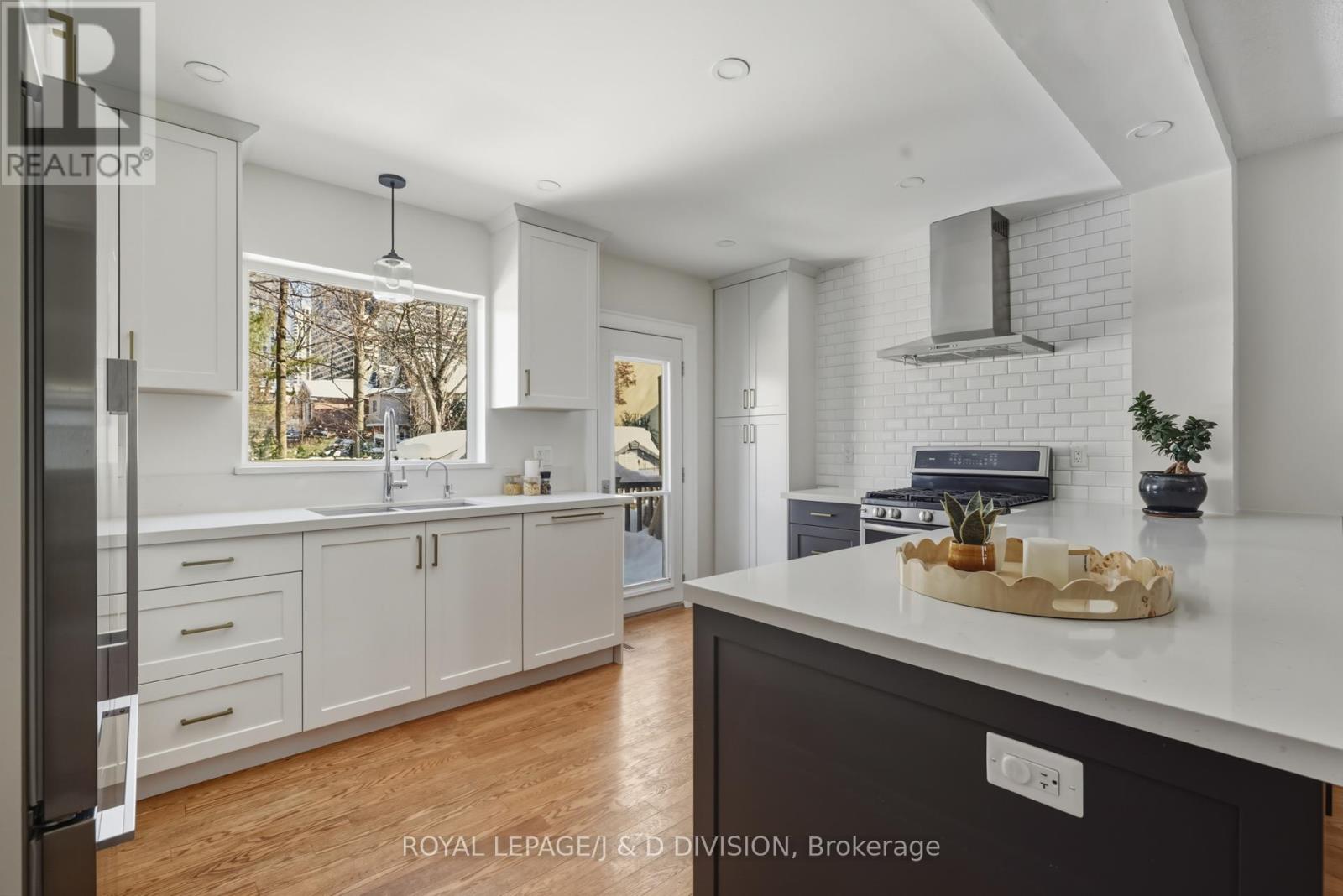 65 Edith Drive, Toronto, Ontario  M4R 1Z1 - Photo 10 - C12753088