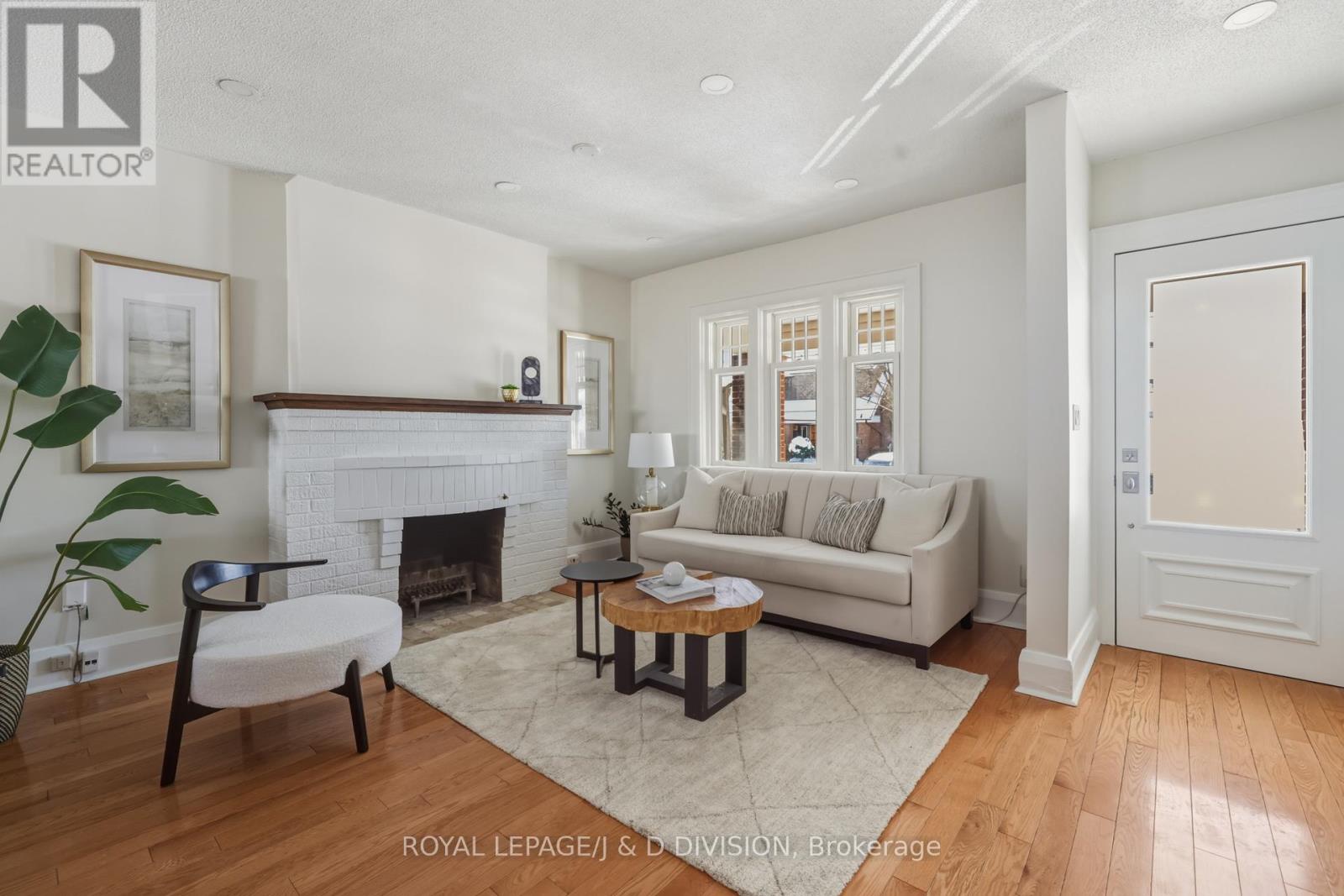 65 Edith Drive, Toronto, Ontario  M4R 1Z1 - Photo 3 - C12753088