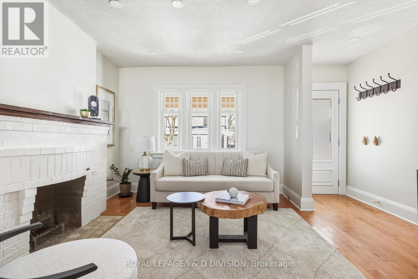 65 Edith Drive, Toronto, Ontario  M4R 1Z1 - Photo 4 - C12753088