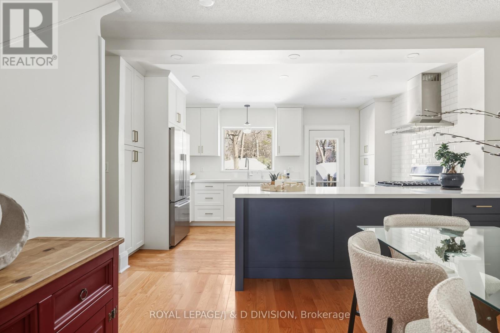 65 Edith Drive, Toronto, Ontario  M4R 1Z1 - Photo 8 - C12753088