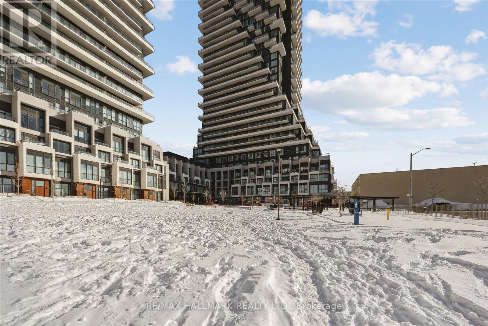 10 Inn On The Park Drive, Toronto (Banbury-Don Mills), Ontario  M3C 0P9 - Photo 3 - C12753106