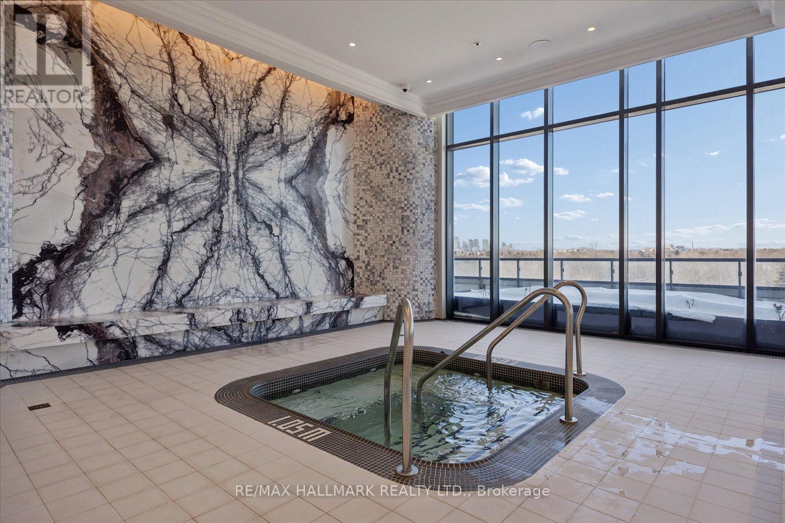 10 Inn On The Park Drive, Toronto (Banbury-Don Mills), Ontario  M3C 0P9 - Photo 45 - C12753106