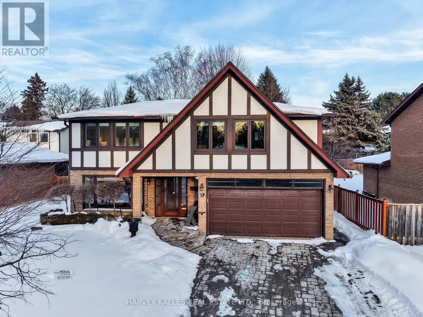 17 LOGANBERRY CRESCENT, Toronto, Ontario