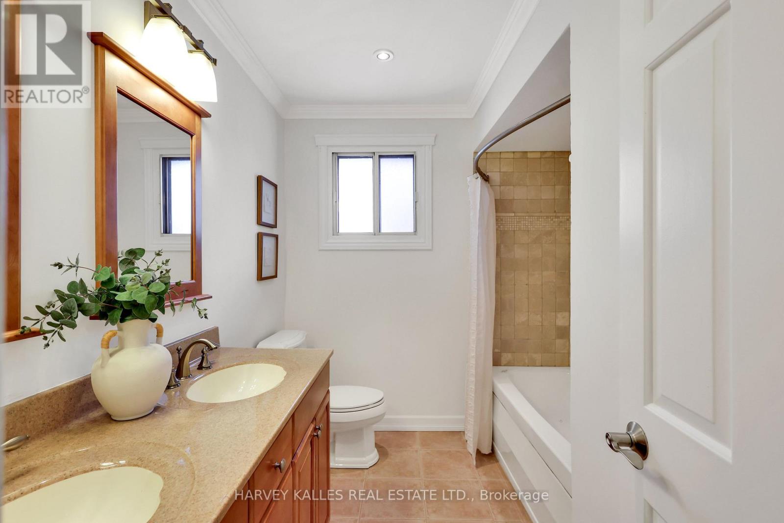 17 Loganberry Crescent, Toronto, Ontario  M2H 3H3 - Photo 21 - C12753186