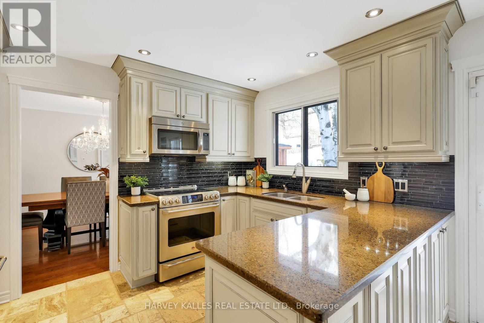 17 Loganberry Crescent, Toronto, Ontario  M2H 3H3 - Photo 9 - C12753186