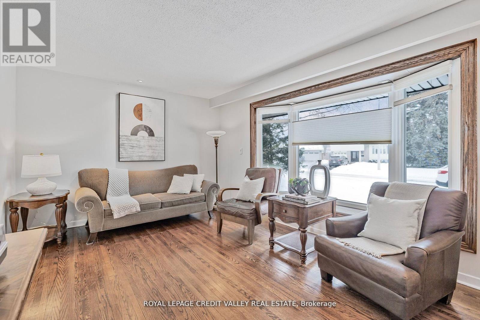 36 Lockton Crescent, Brampton, Ontario  L6W 1C3 - Photo 10 - W12675684