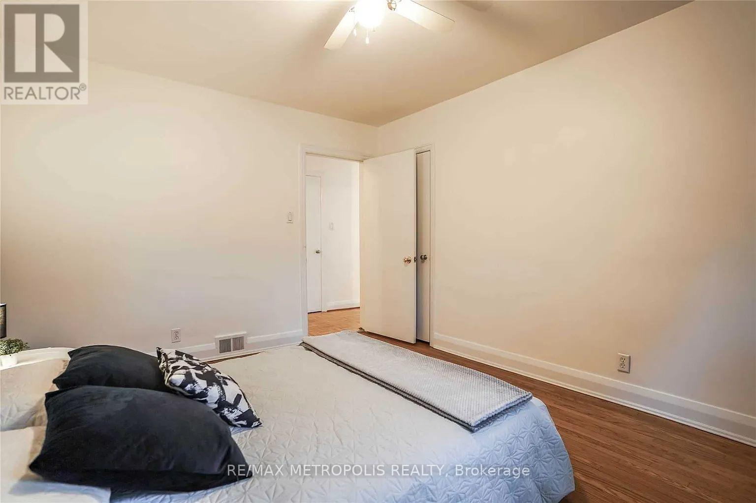 366 Beechgrove Drive, Toronto, Ontario  M1E 4A5 - Photo 5 - E12753066