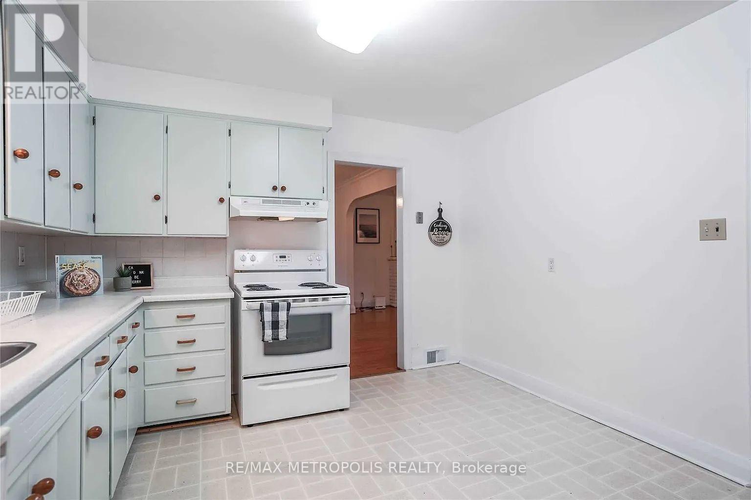 366 Beechgrove Drive, Toronto, Ontario  M1E 4A5 - Photo 8 - E12753066