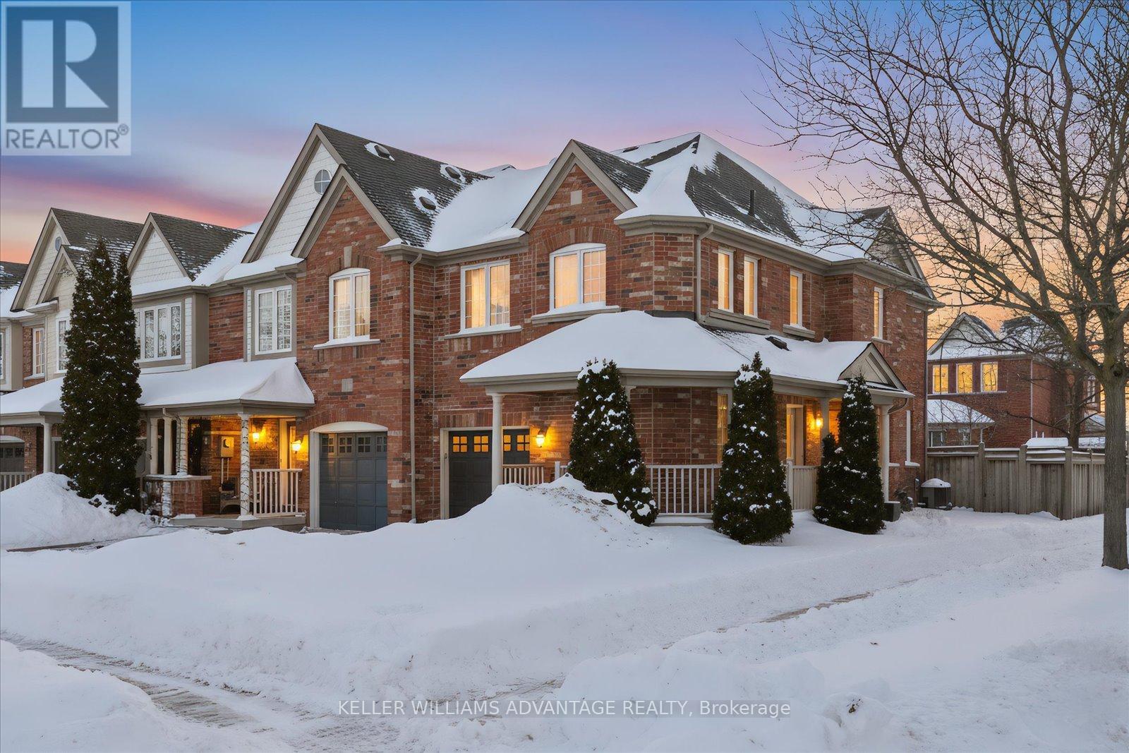 90 COLLIS DRIVE, Aurora, Ontario