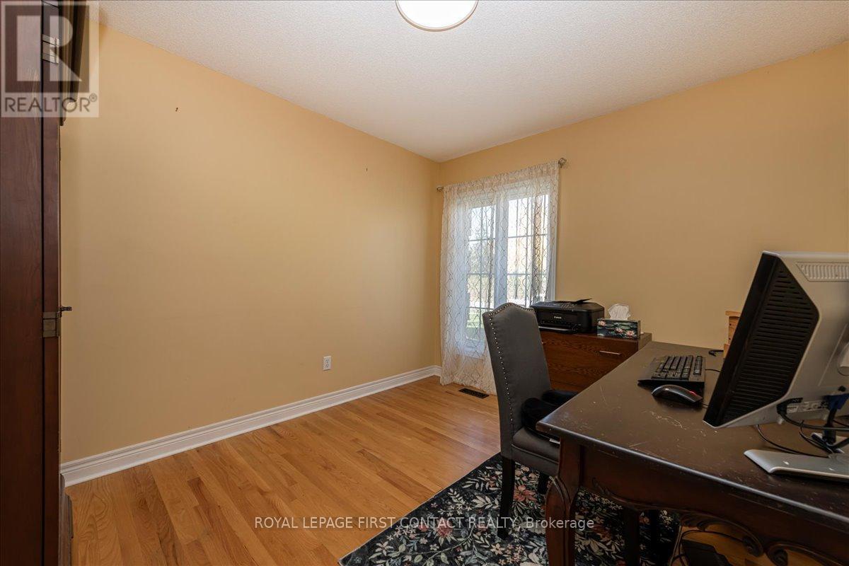 701 Happy Vale Drive, Innisfil, Ontario  L9S 2E6 - Photo 17 - N12752956