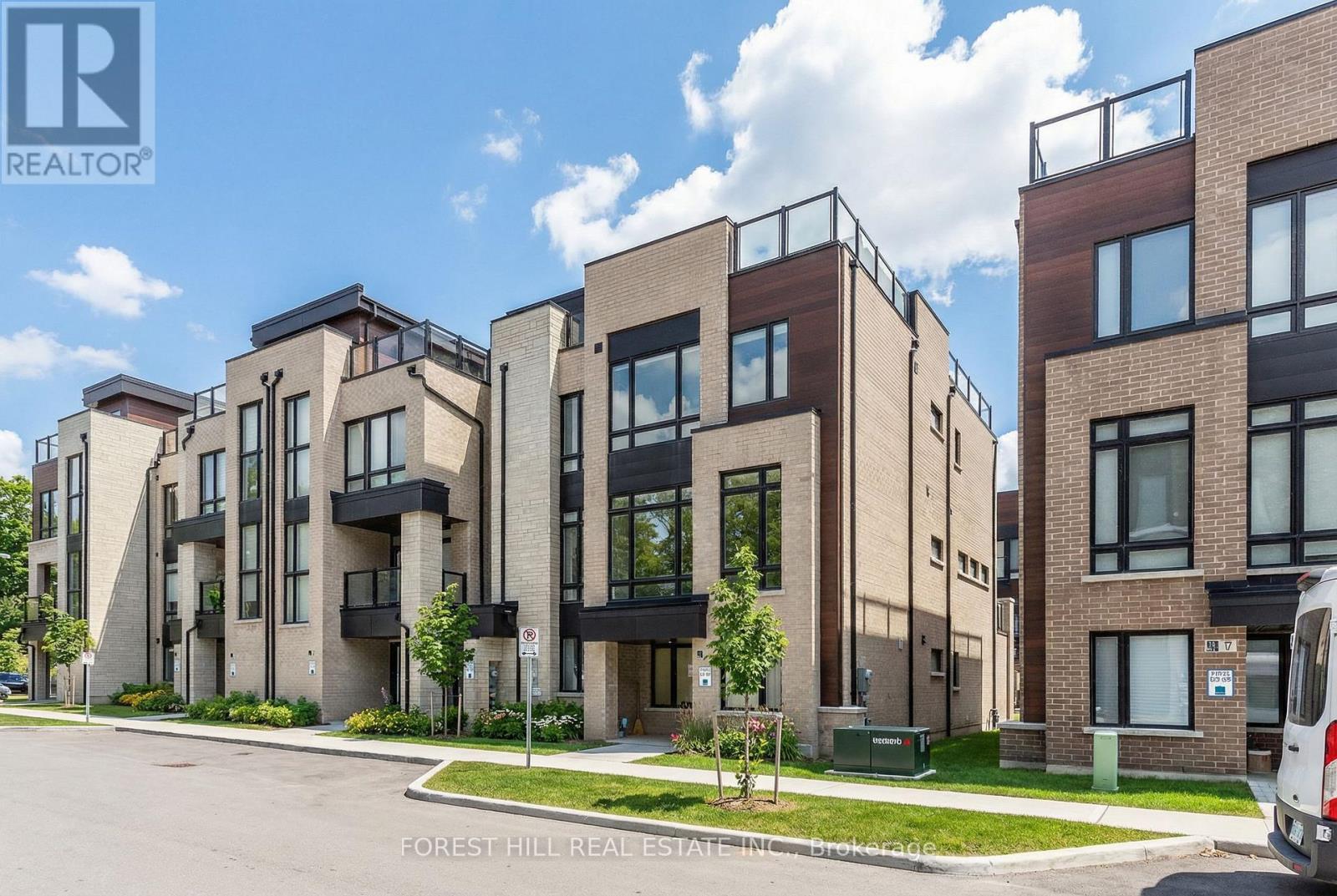 15 Ingersoll Lane, Richmond Hill, Ontario  L4E 1G9 - Photo 2 - N12753054