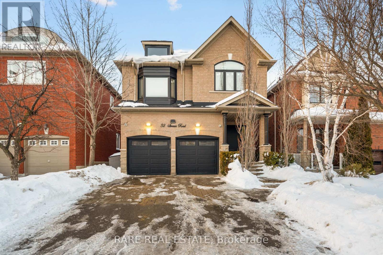 32 STRAUSS ROAD, Vaughan, Ontario