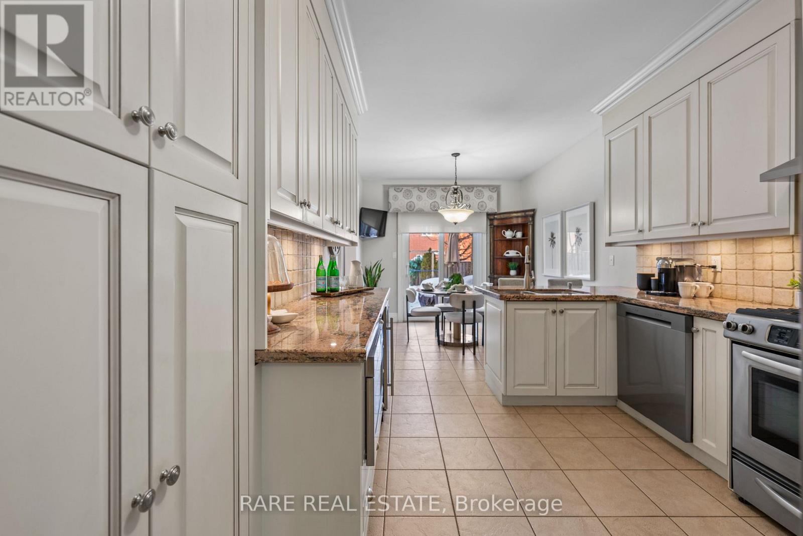 32 Strauss Road, Vaughan, Ontario  L4J 8Z6 - Photo 7 - N12753072