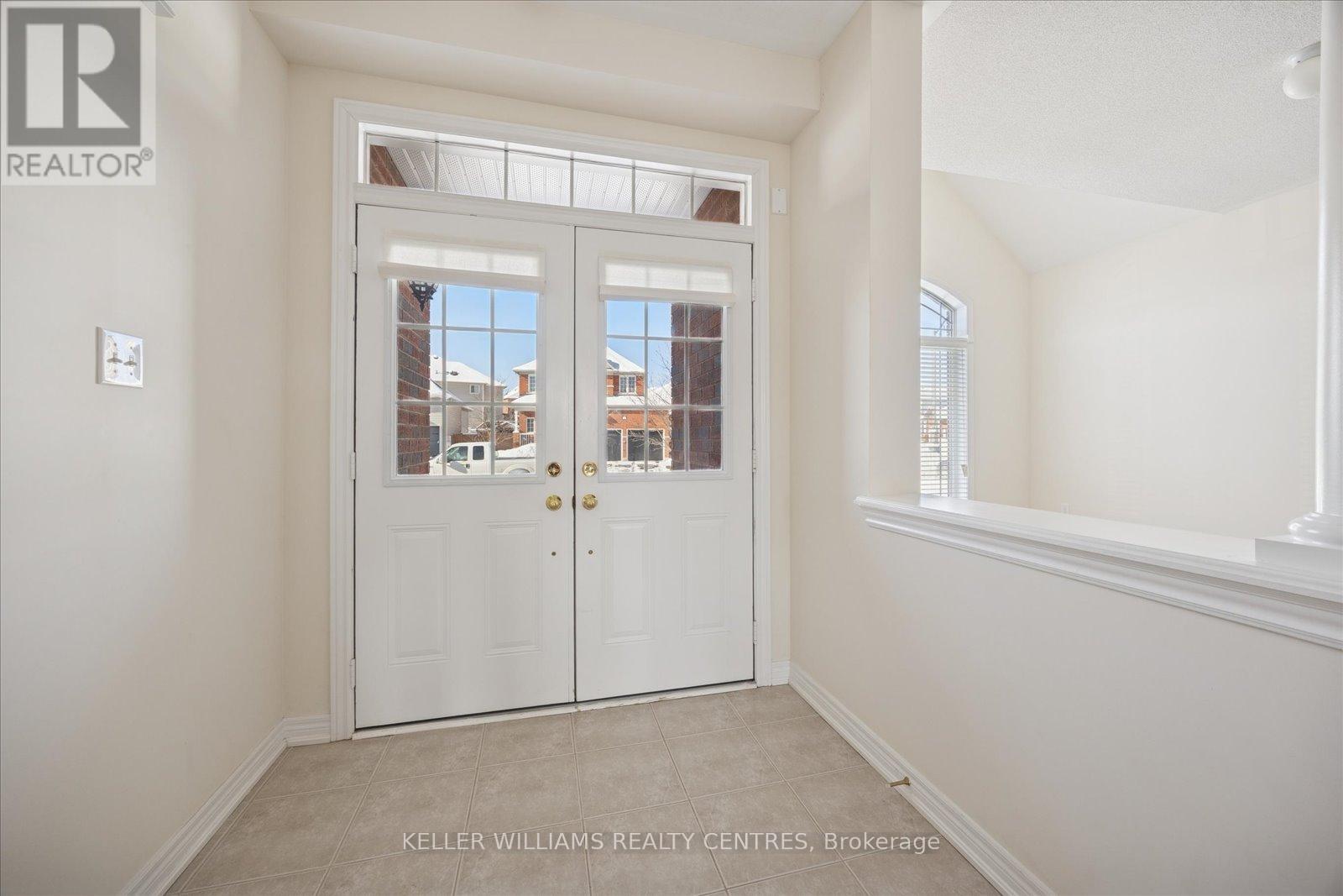 3 Bache Avenue, Georgina, Ontario  L4P 0C5 - Photo 5 - N12753156