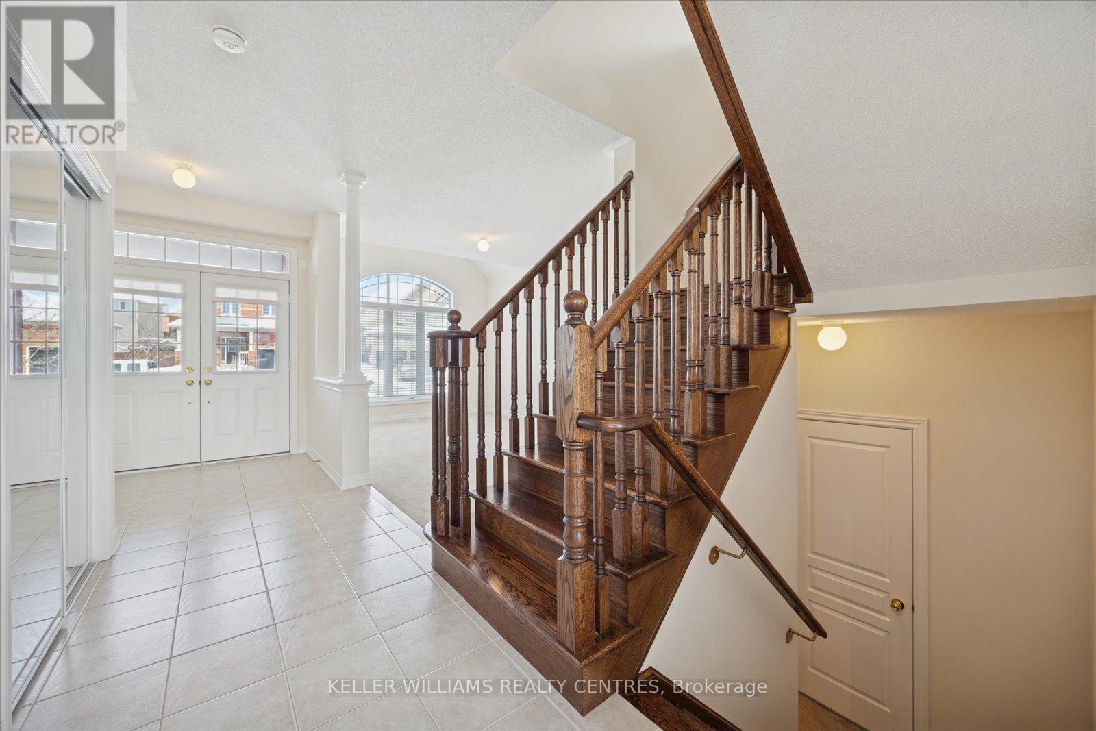 3 Bache Avenue, Georgina, Ontario  L4P 0C5 - Photo 6 - N12753156