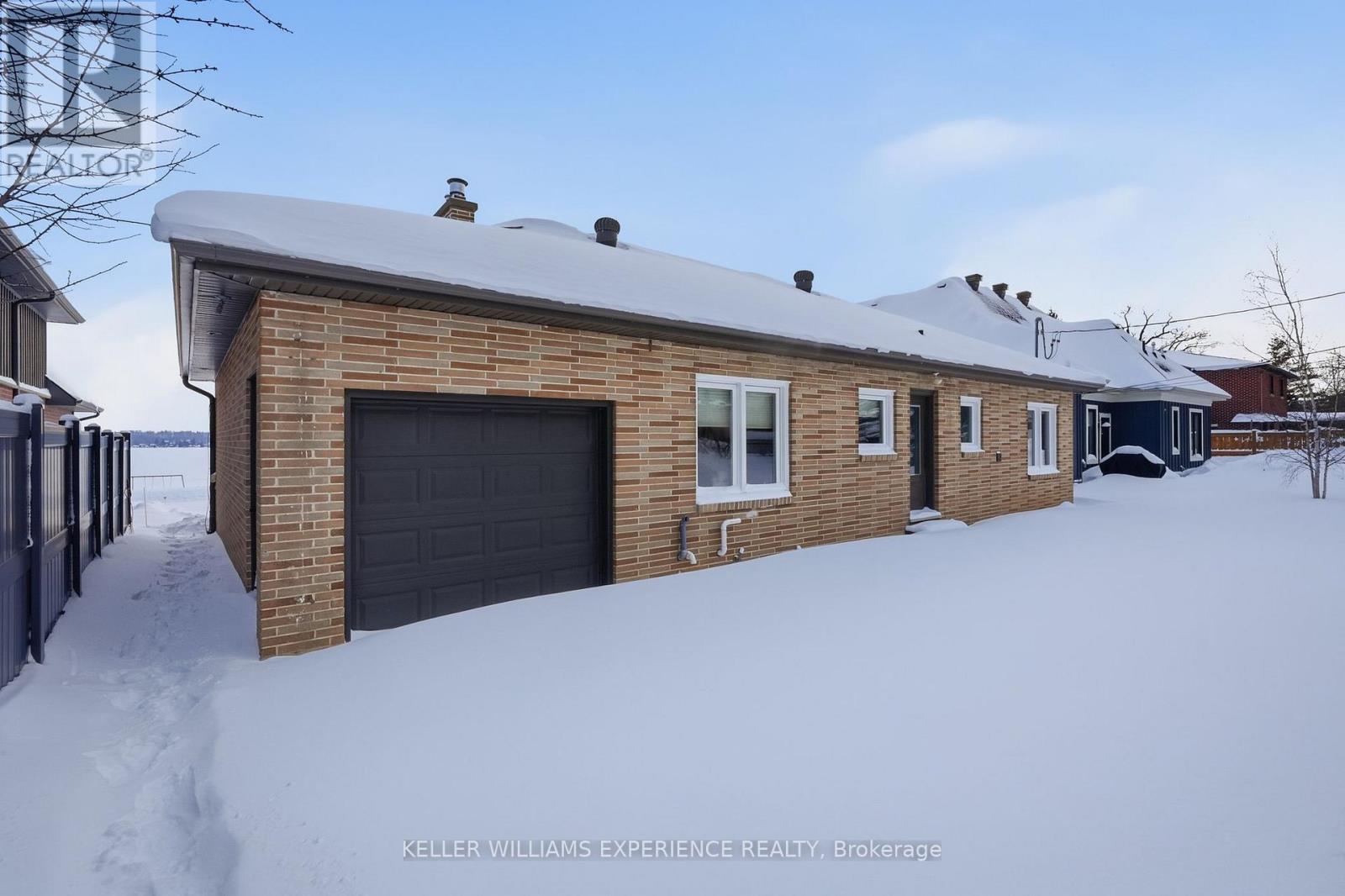 68 Kempenfelt Drive, Barrie, Ontario  L4M 1C1 - Photo 10 - S12753032