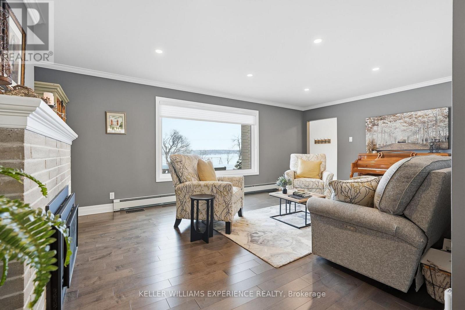 68 Kempenfelt Drive, Barrie, Ontario  L4M 1C1 - Photo 13 - S12753032