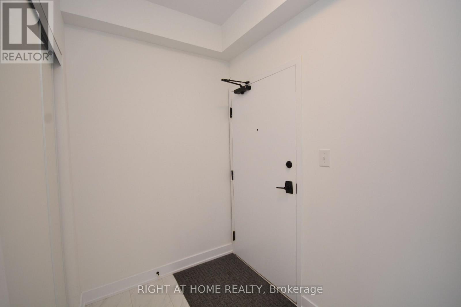 411 - 8 Culinary Lane, Barrie, Ontario  L9J 0T2 - Photo 2 - S12753098