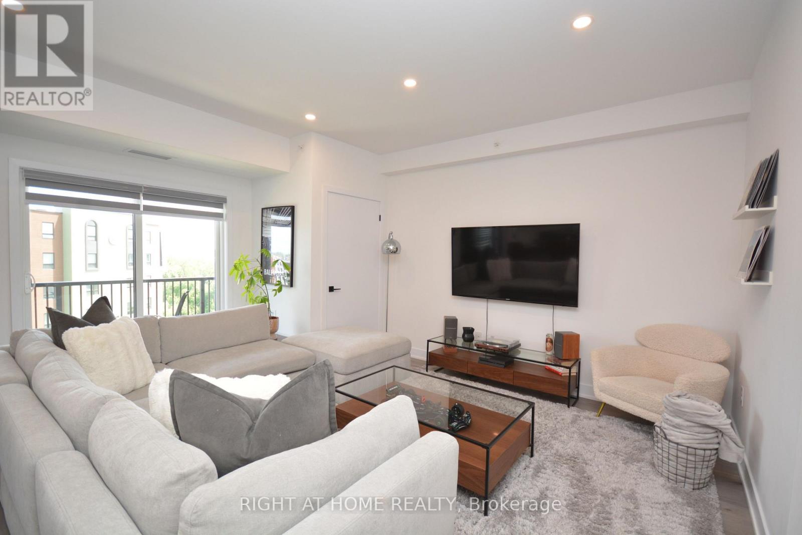 411 - 8 Culinary Lane, Barrie, Ontario  L9J 0T2 - Photo 4 - S12753098