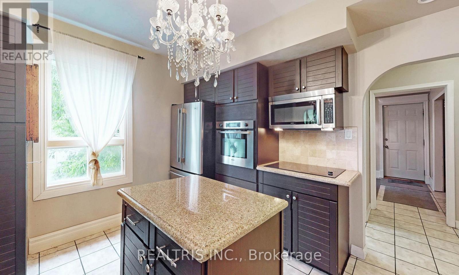 149 Worsley Street, Barrie, Ontario  L4M 1M3 - Photo 27 - S12753164