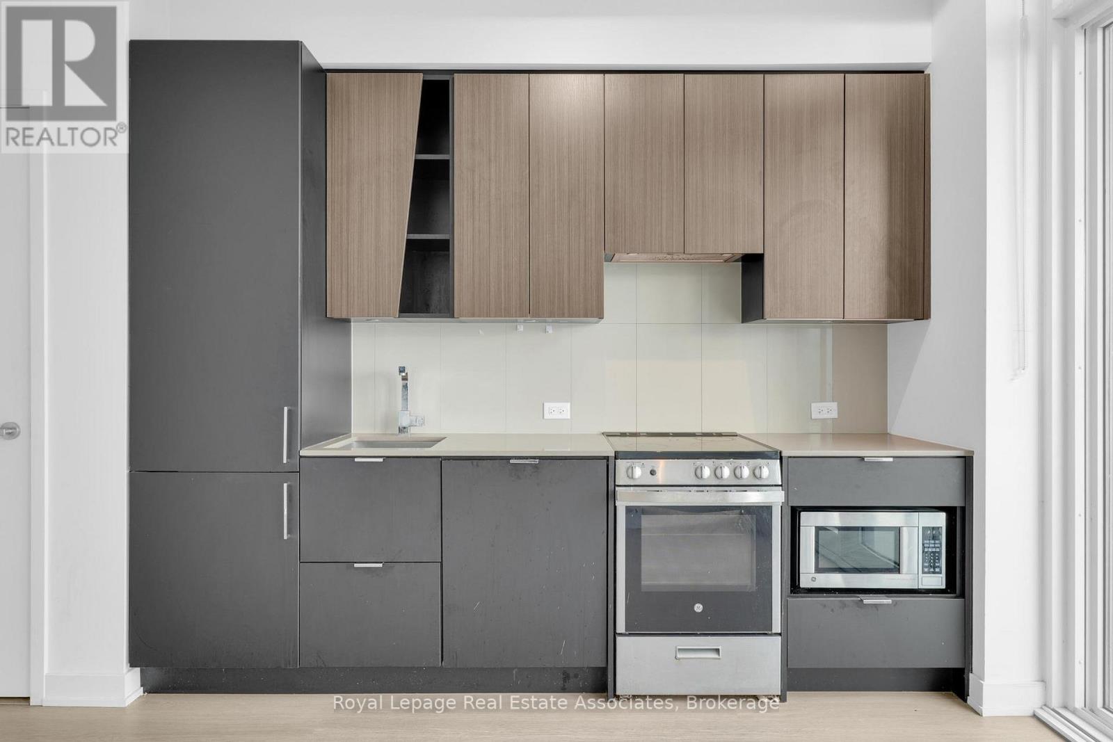 1909 - 3883 Quartz Road, Mississauga, Ontario  L5B 0M4 - Photo 6 - W12486108