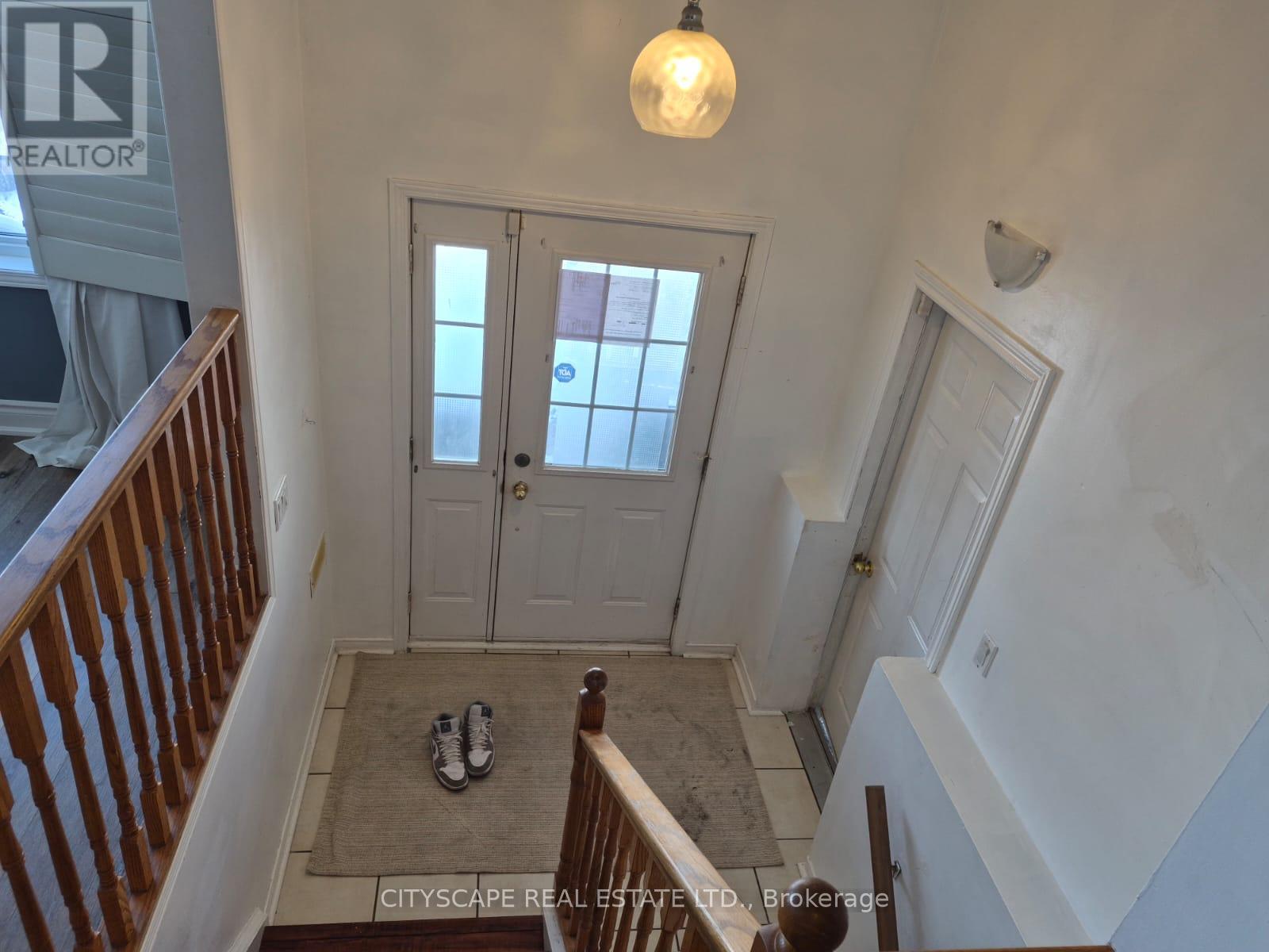 60 Castlewood Place, Cambridge, Ontario  N1R 8K6 - Photo 3 - X12752726