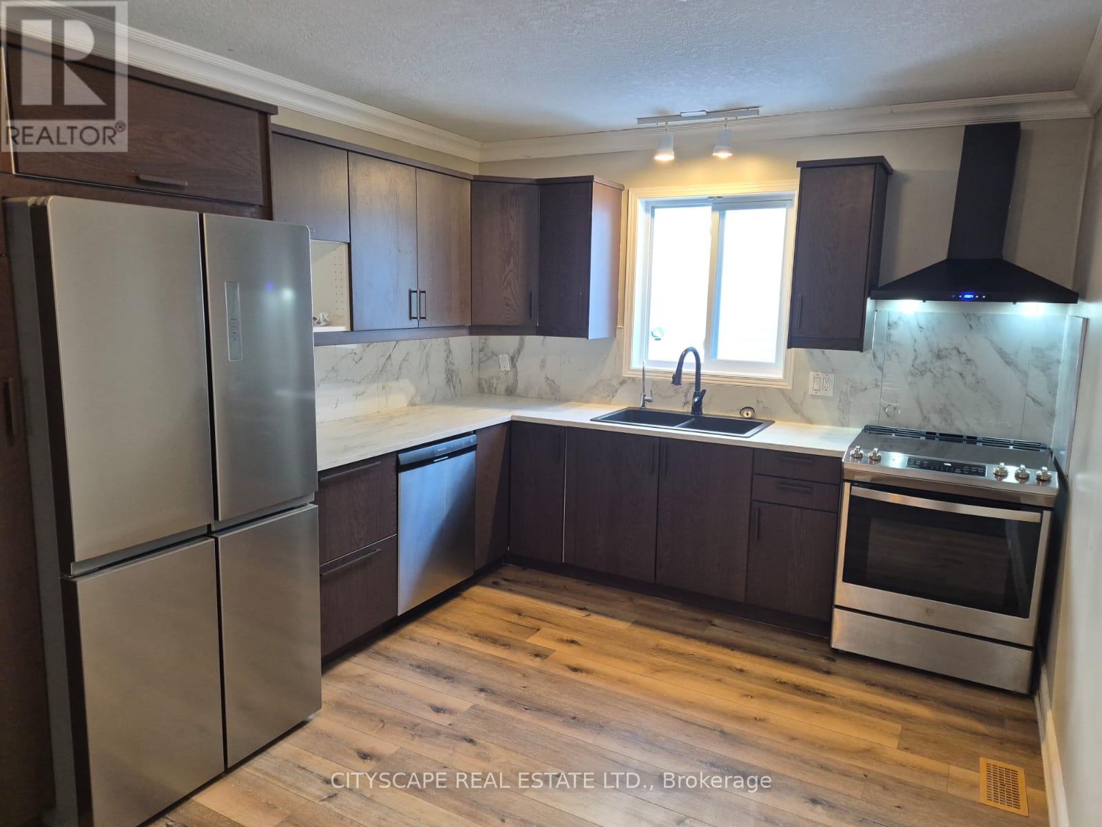 60 Castlewood Place, Cambridge, Ontario  N1R 8K6 - Photo 4 - X12752726