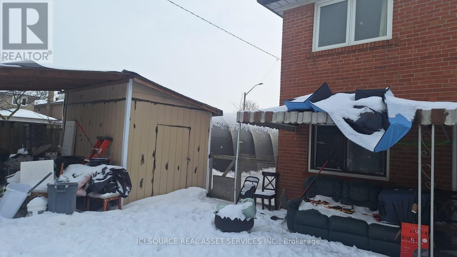 7053 Harwick Drive, Mississauga, Ontario  L4T 3A3 - Photo 3 - W12752046