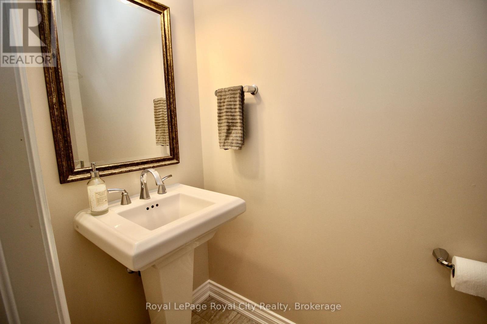 39 Dalmeny Drive, Brampton, Ontario  L6X 2Y4 - Photo 18 - W12753210