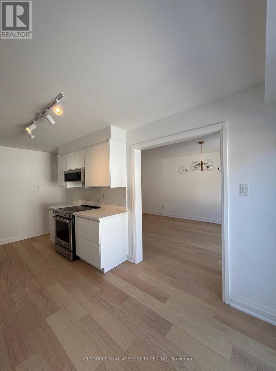 851 Sweetwater Crescent, Mississauga (Lorne Park), Ontario  L5H 4A7 - Photo 5 - W12752884