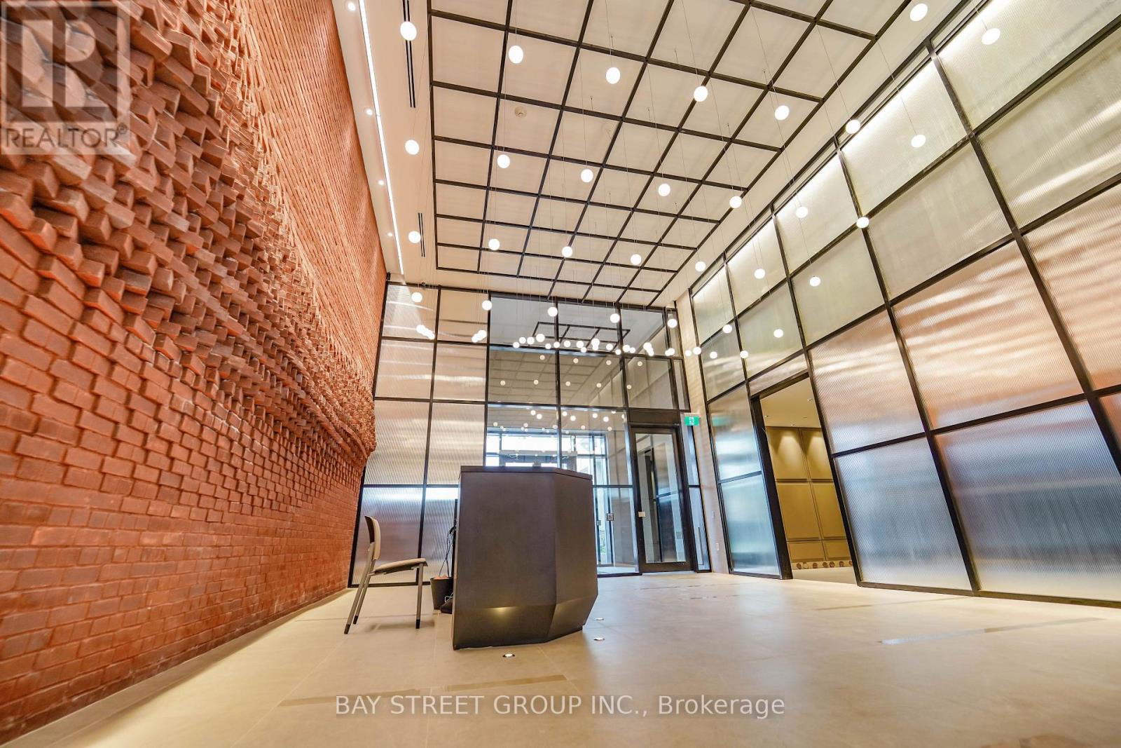 204 - 3200 William Coltson Avenue, Oakville, Ontario  L6H 7W6 - Photo 6 - W12752940