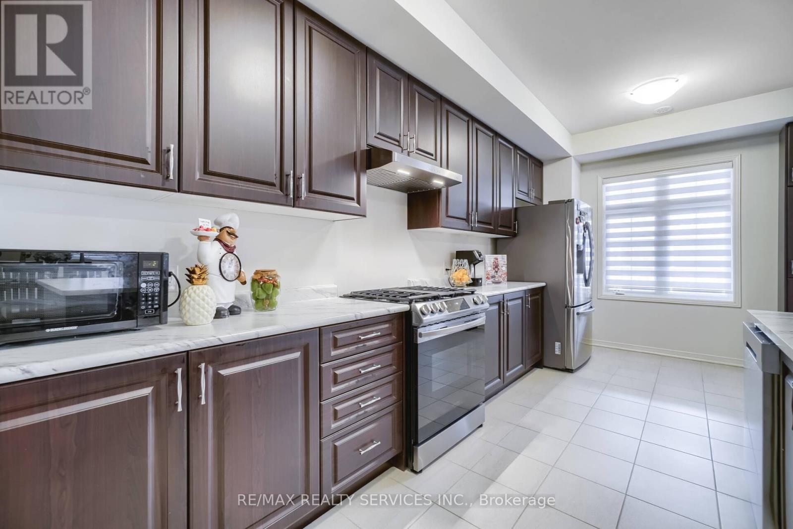 17 Lowes Hill Circle, Caledon, Ontario  L7C 4H5 - Photo 11 - W12752996