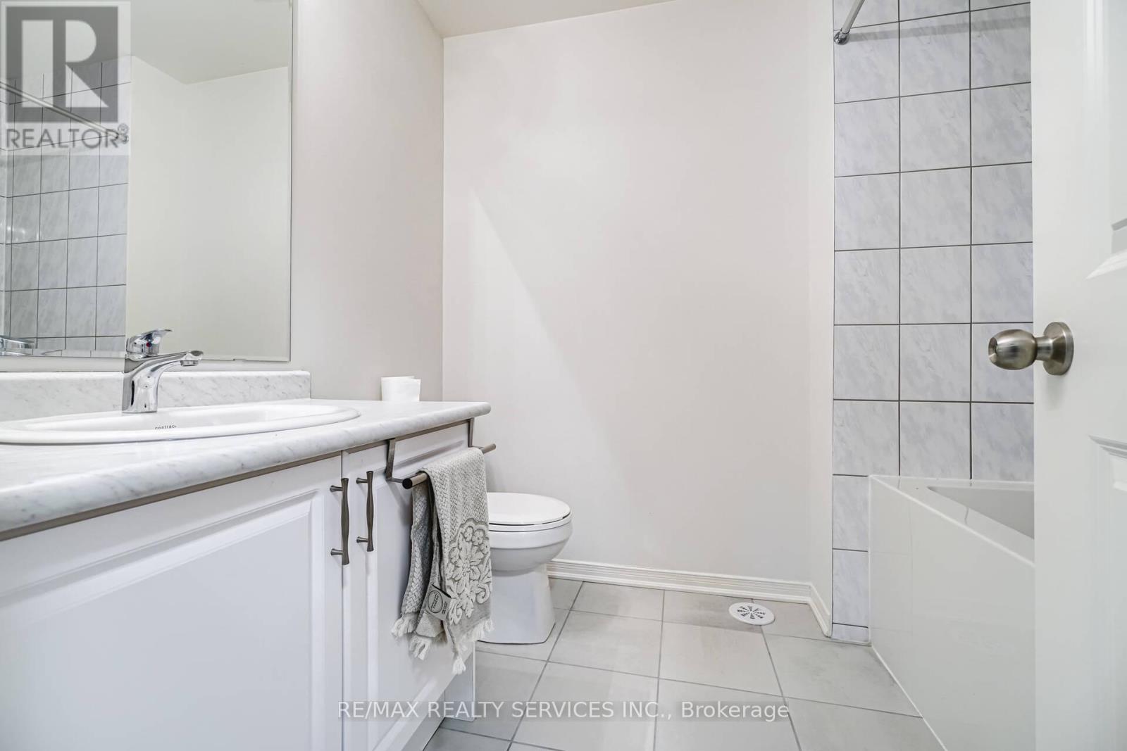 17 Lowes Hill Circle, Caledon, Ontario  L7C 4H5 - Photo 20 - W12752996