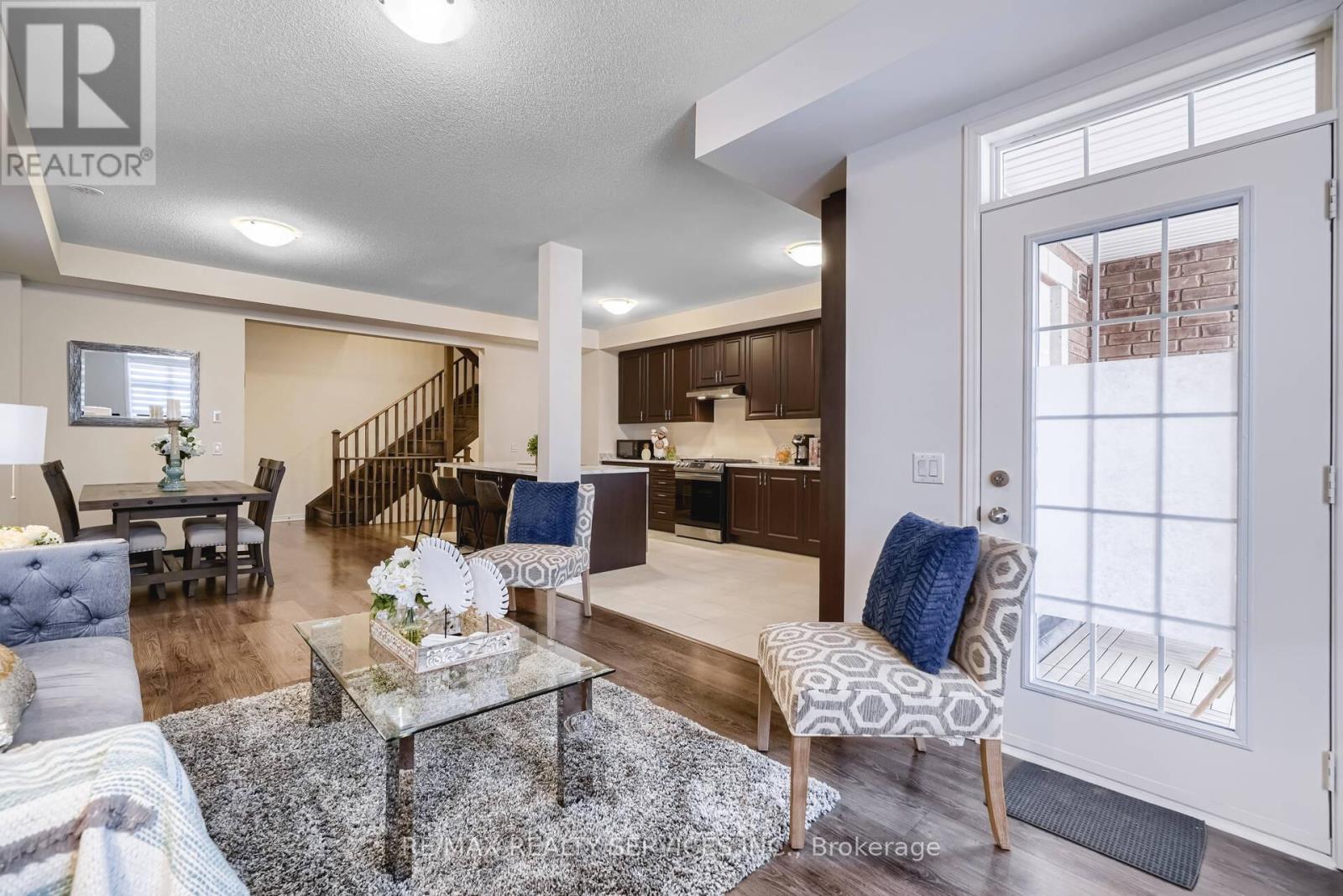 17 Lowes Hill Circle, Caledon, Ontario  L7C 4H5 - Photo 9 - W12752996