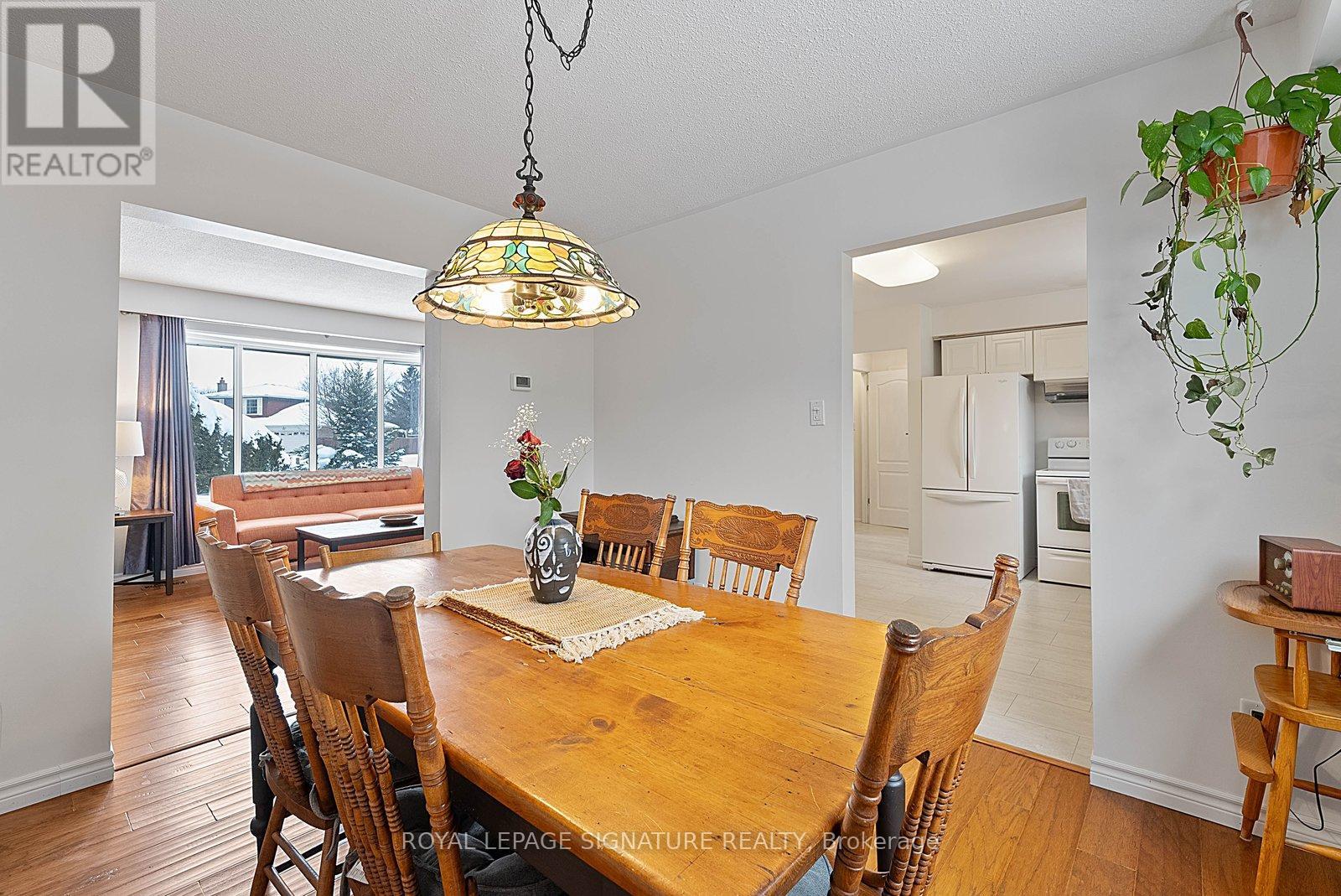 11 Golf View Drive, Brampton, Ontario  L6W 1A4 - Photo 10 - W12753016