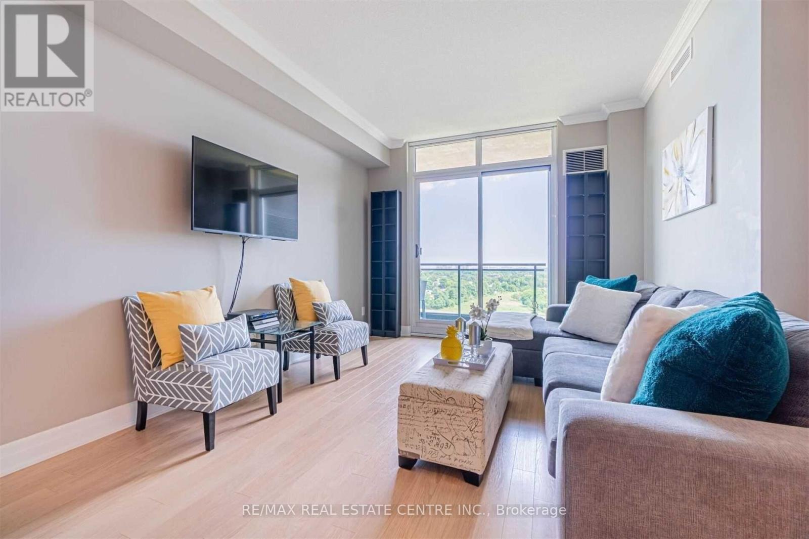 1203 - 100 John Street, Brampton, Ontario  L6W 0A8 - Photo 11 - W12753038