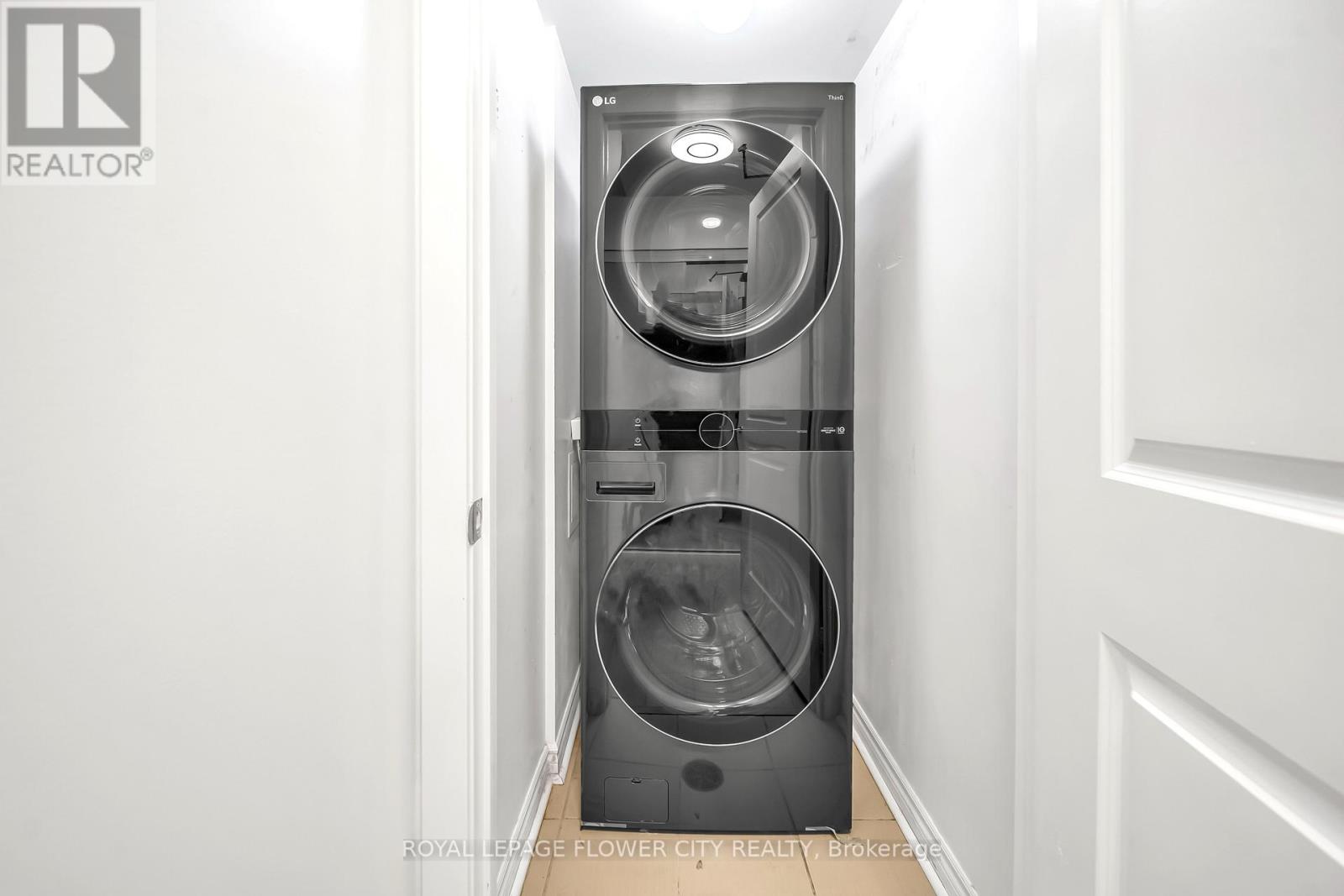 909 - 385 Prince Of Wales Dr Drive W, Mississauga, Ontario  L5B 0C6 - Photo 29 - W12753094